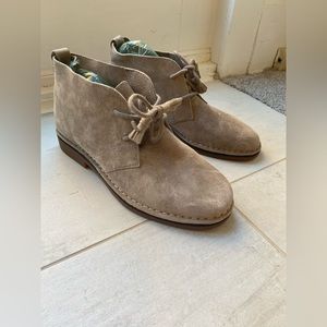Hush Puppies Suede Booties. NWOT